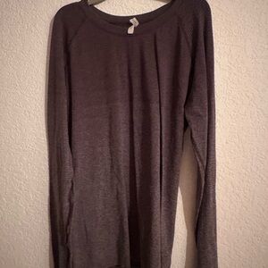 Athletic long sleeve